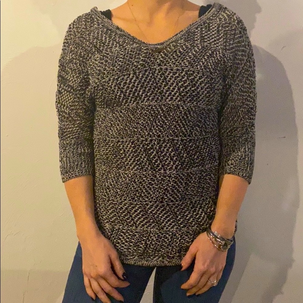three quarter sleeve Express shirt XS